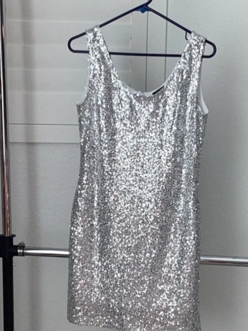 Sequined Evening dress, size Large, new condition.